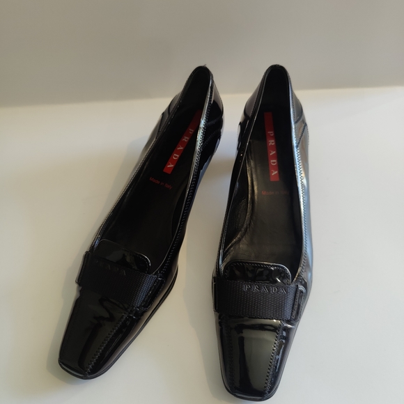 Prada Women's Patent leather Pump - Picture 2 of 12